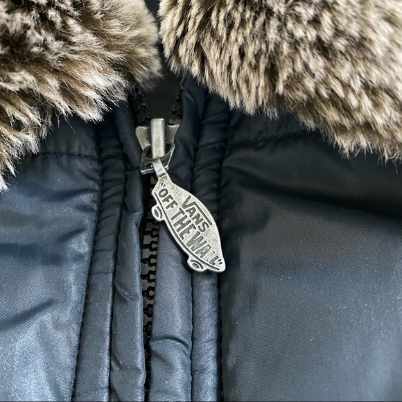 VANS Black Jacket w/Faux Fur Collar - Picture 4 of 16